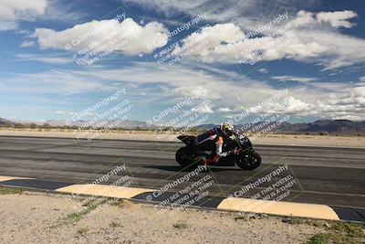 media/Nov-16-2025-Race Pace (Sun) [[8c5fa54630]]/Non Verified Riders (1st 20 Minutes)/3-Turn 3 Inside (11am)/